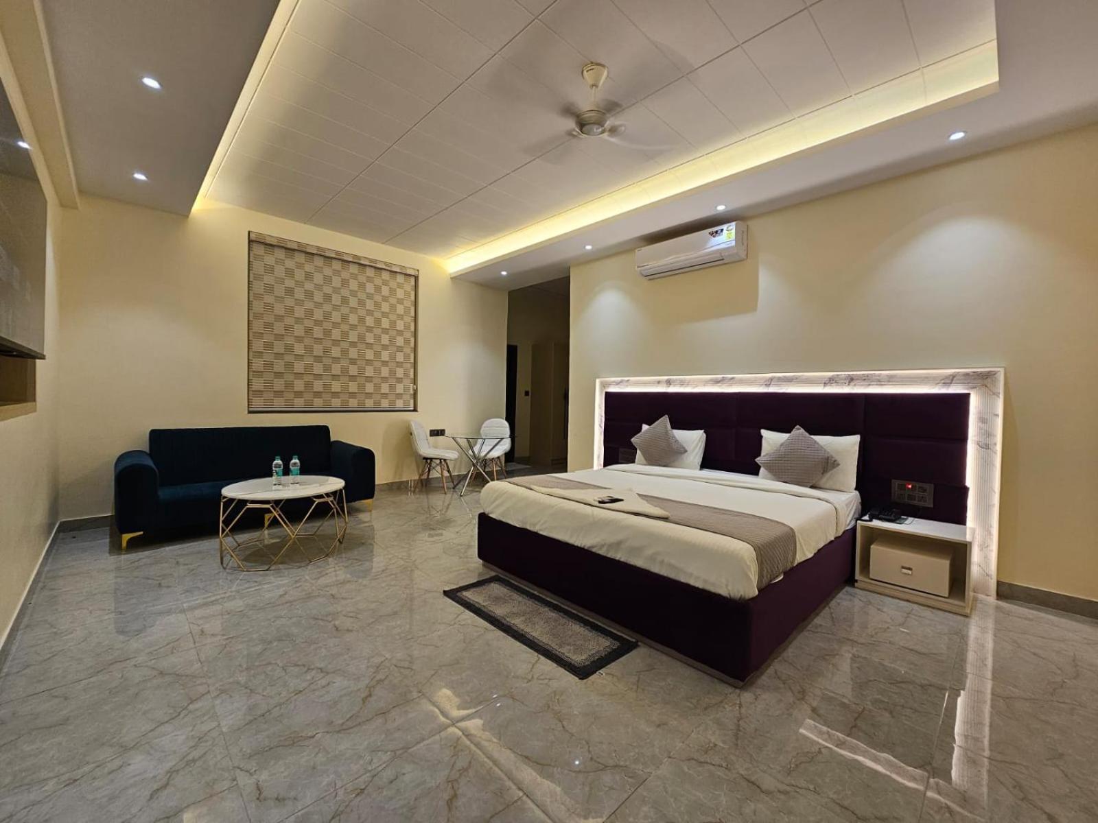 Hotel The Glass House Greater Noida Dış mekan fotoğraf