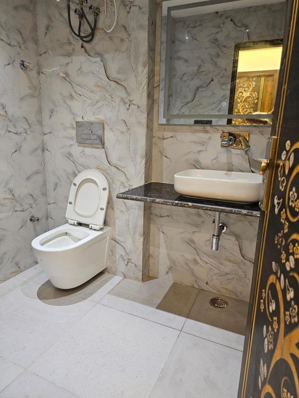 Hotel The Glass House Greater Noida Dış mekan fotoğraf